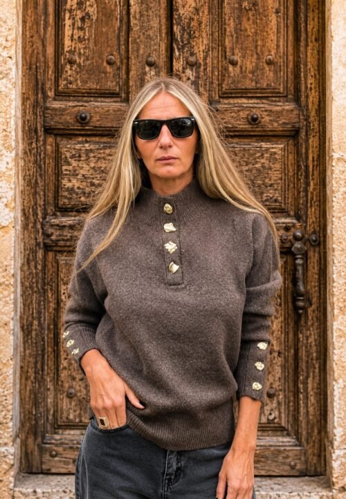 Sweater Chocolate Botones Dorados